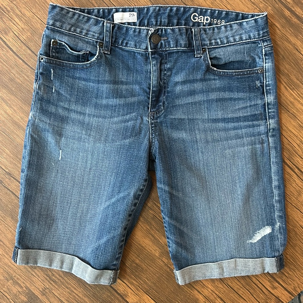 GAP Skinny Bermuda Denim Shorts Size 29 Distressed Cuffed 10”